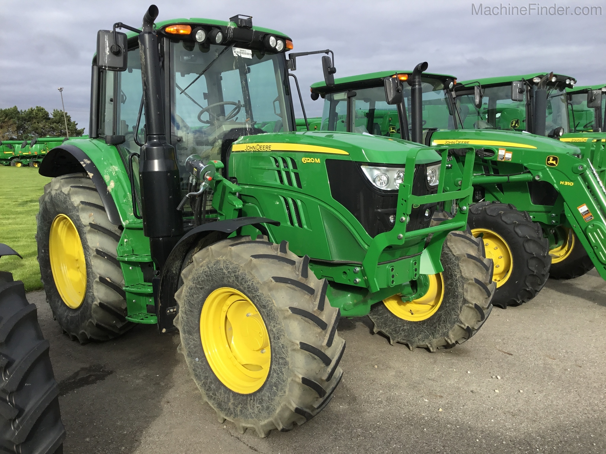 2019 John Deere 6120M Image 1