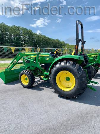 2020 John Deere 4044M Image 5