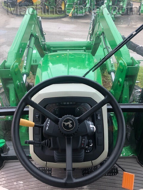 2020 John Deere 5100M Image 9
