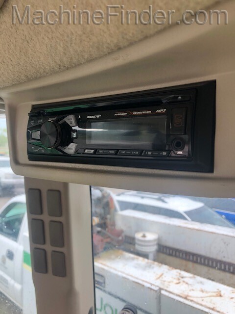 2020 John Deere 5100M Image 11