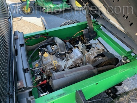 2015 John Deere TX 4X2 Image 4