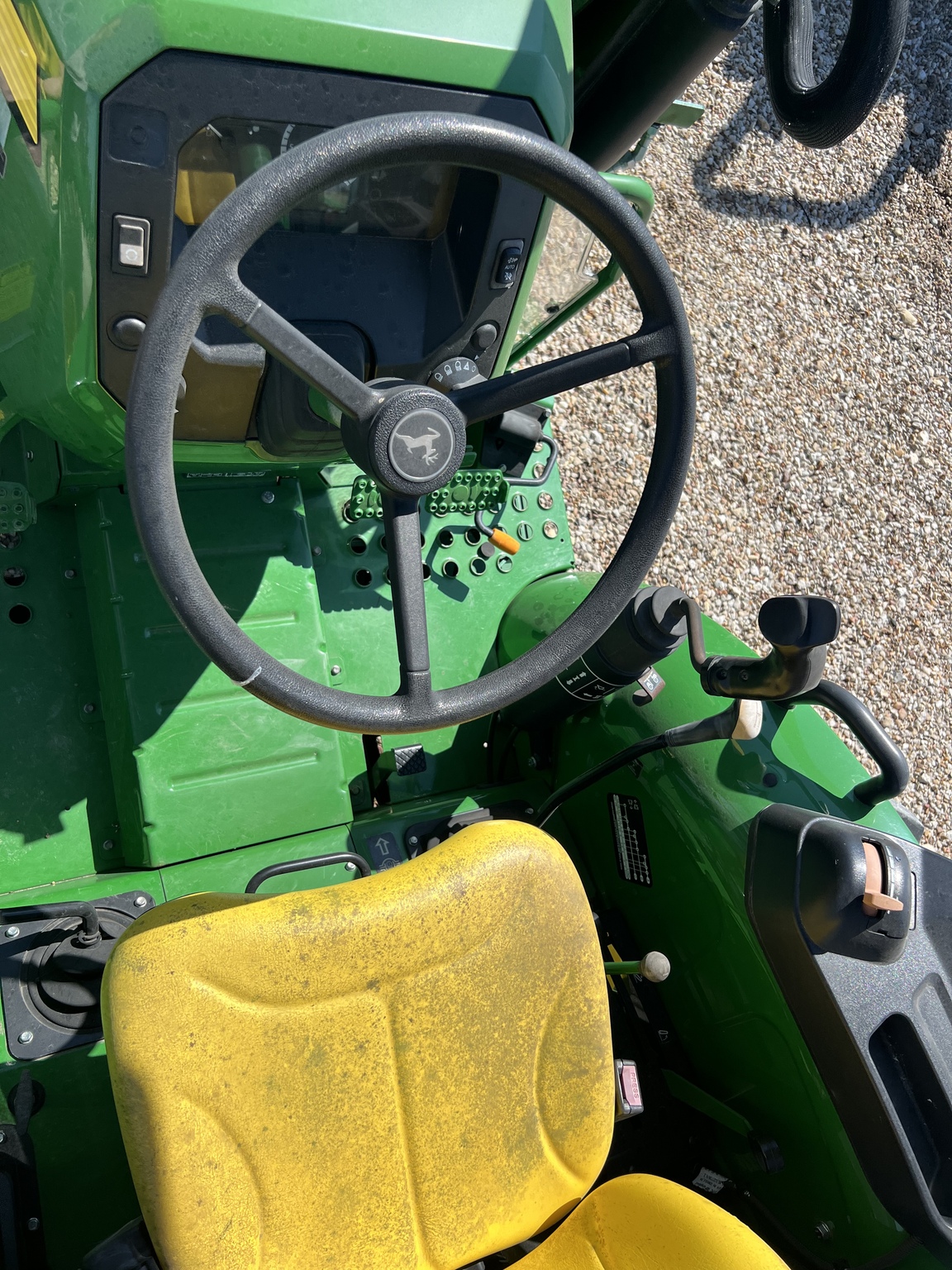2018 John Deere 5045E Image 6