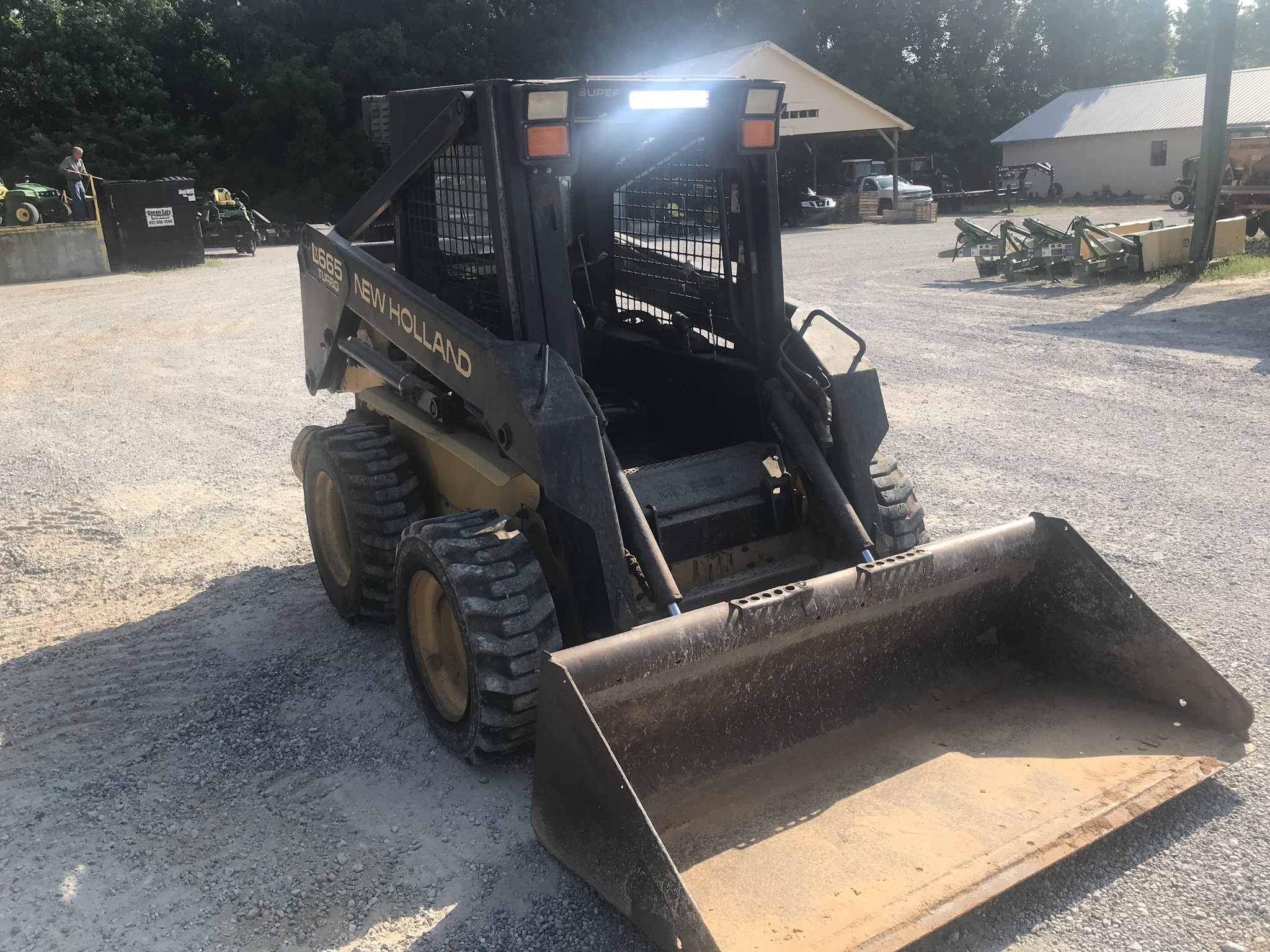 2000 New Holland LX665 Skid Steer Loaders Dickson, TN