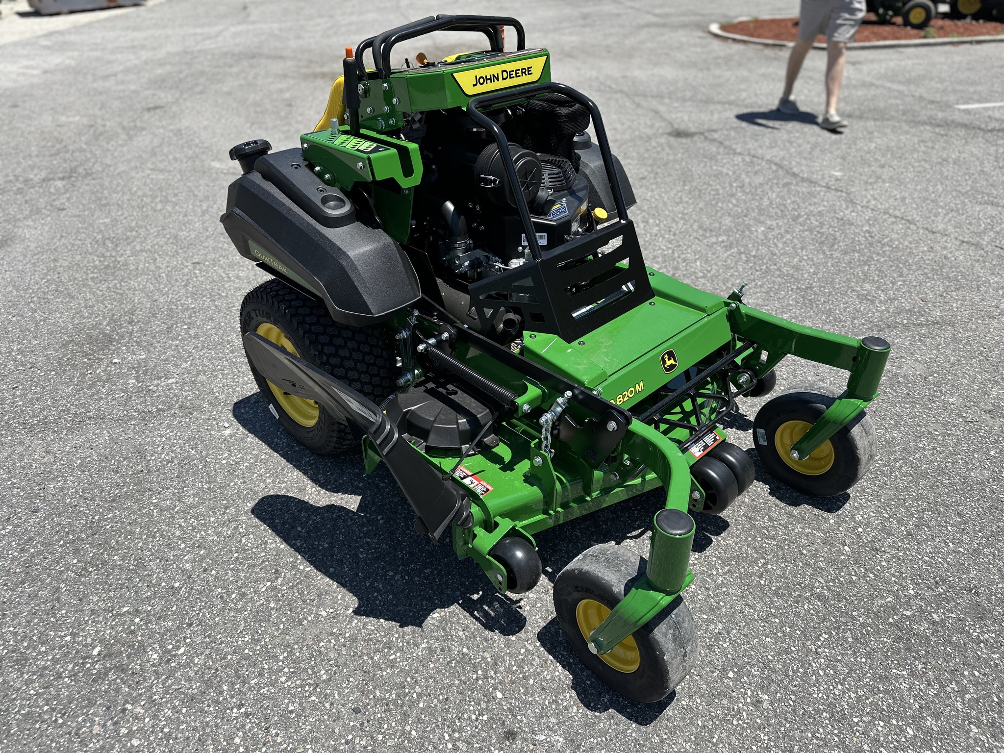 2025 John Deere Q820E Image 2