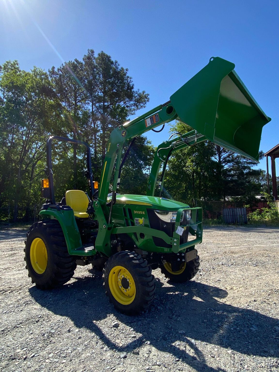 2022 John Deere 3025E Image 3