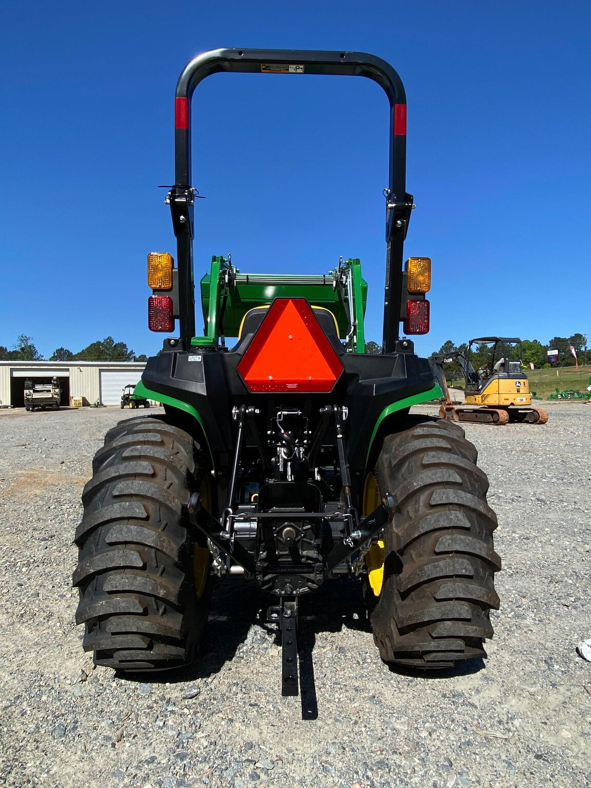 2022 John Deere 3025E Image 6