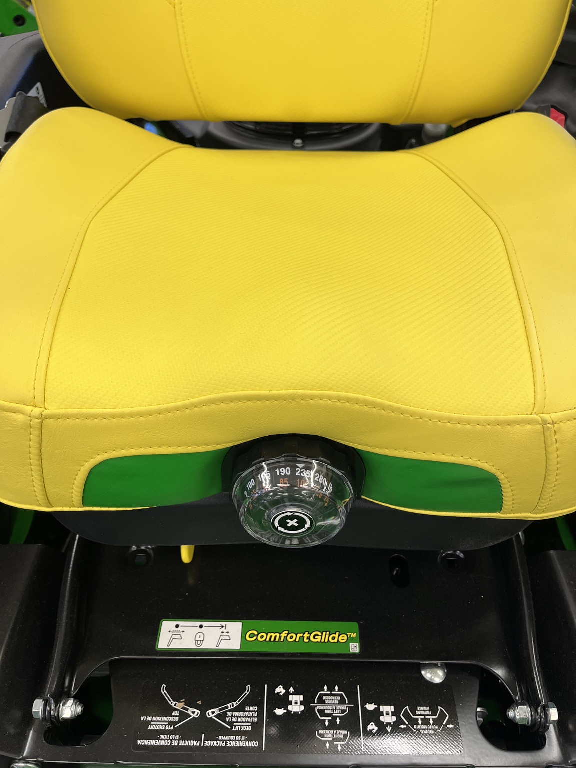 2025 John Deere Z950M Image 3