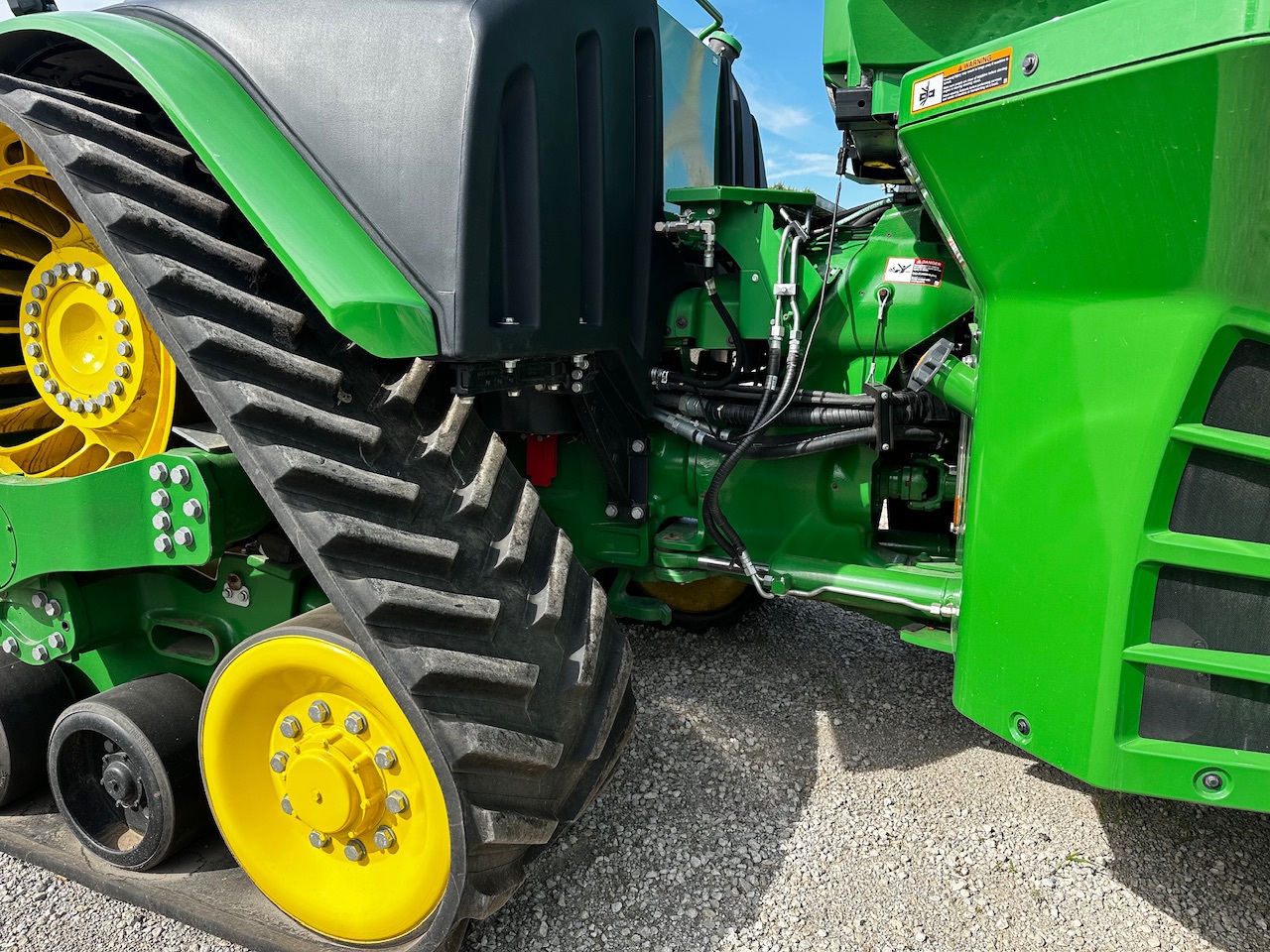  2023 John Deere 9RX 640 at Heritage Tractor in Pontiac, IL
