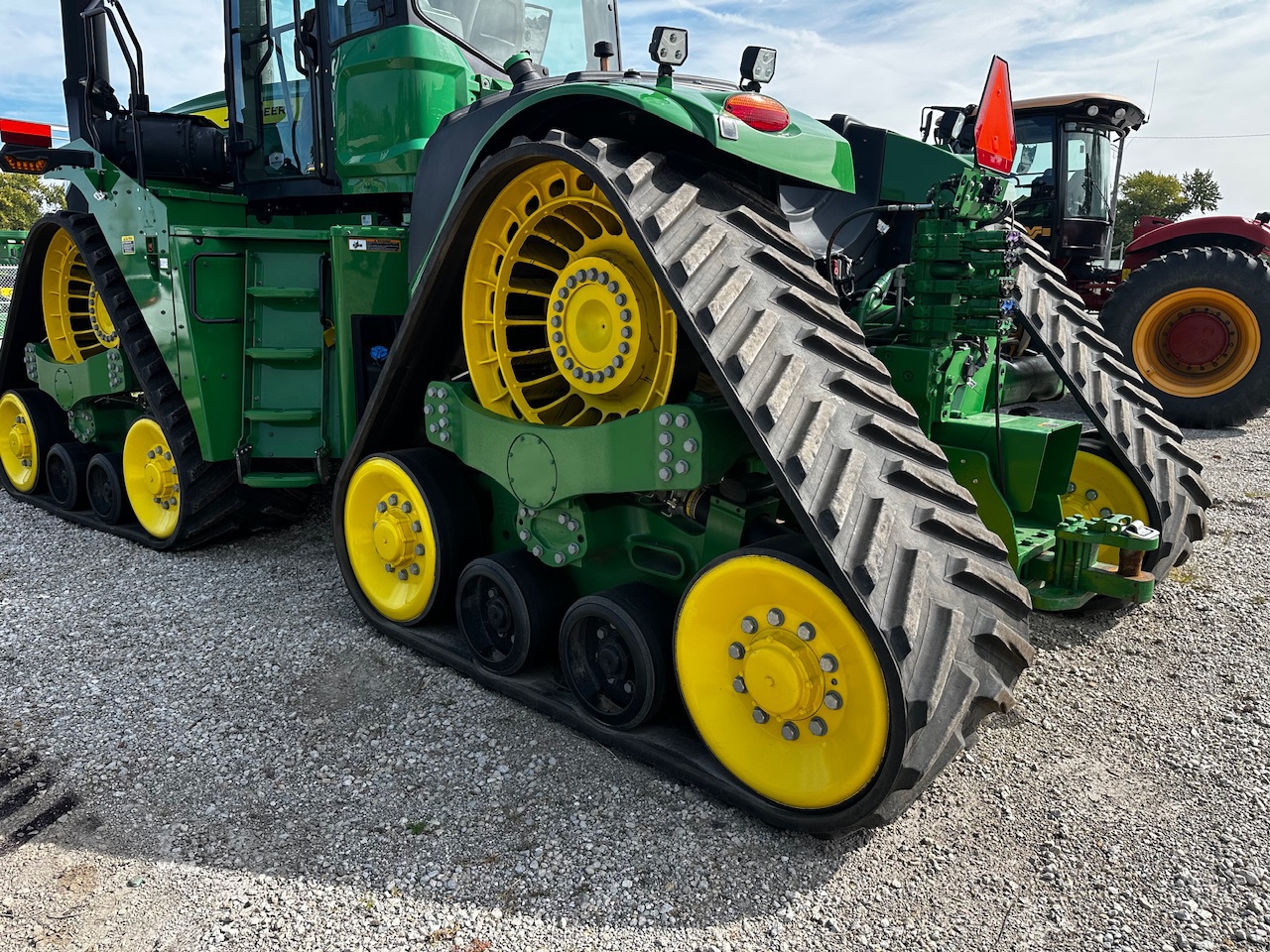 2023 John Deere 9RX 640 at Heritage Tractor in Pontiac, IL