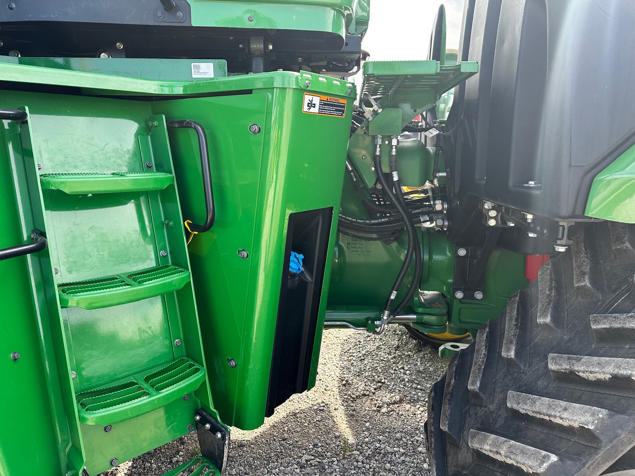  2023 John Deere 9RX 640 at Heritage Tractor in Pontiac, IL