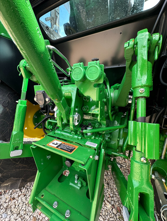 2024 John Deere 5075E Image 3