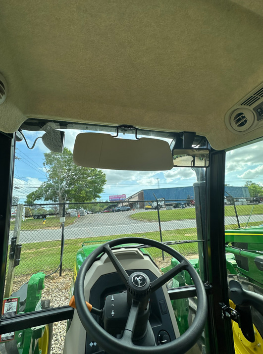 2024 John Deere 5075E Image 9