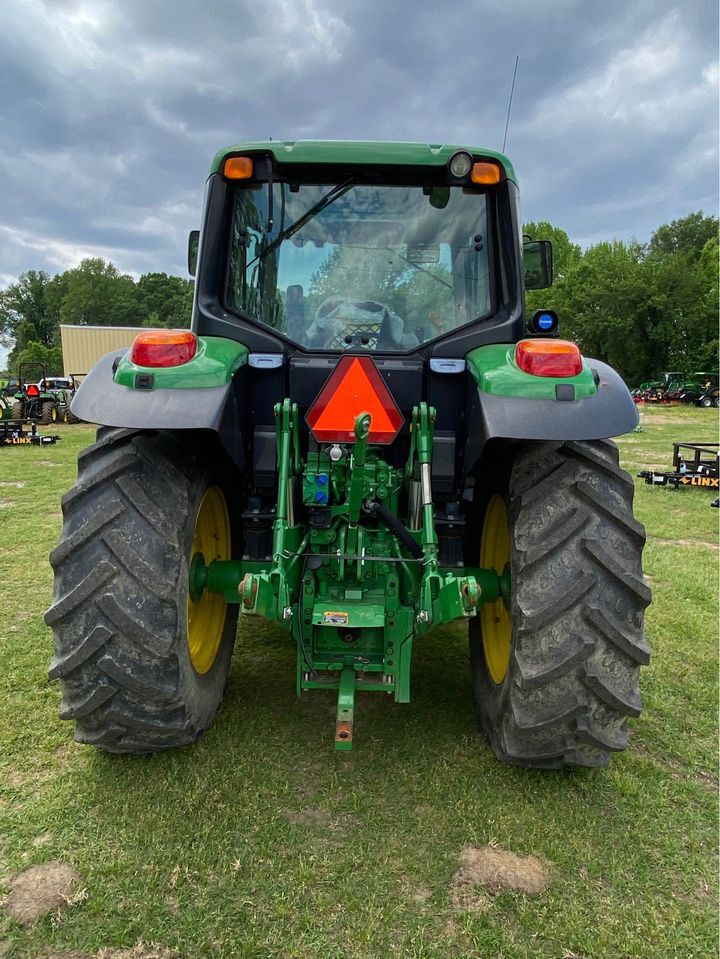 2020 John Deere 6110M Image 4