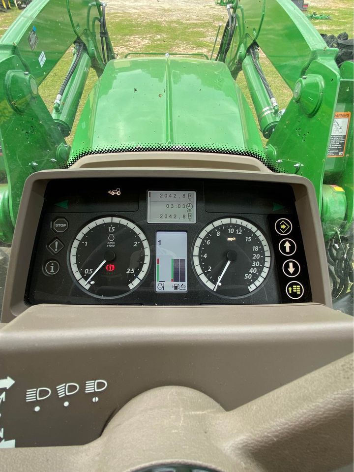 2020 John Deere 6110M Image 8