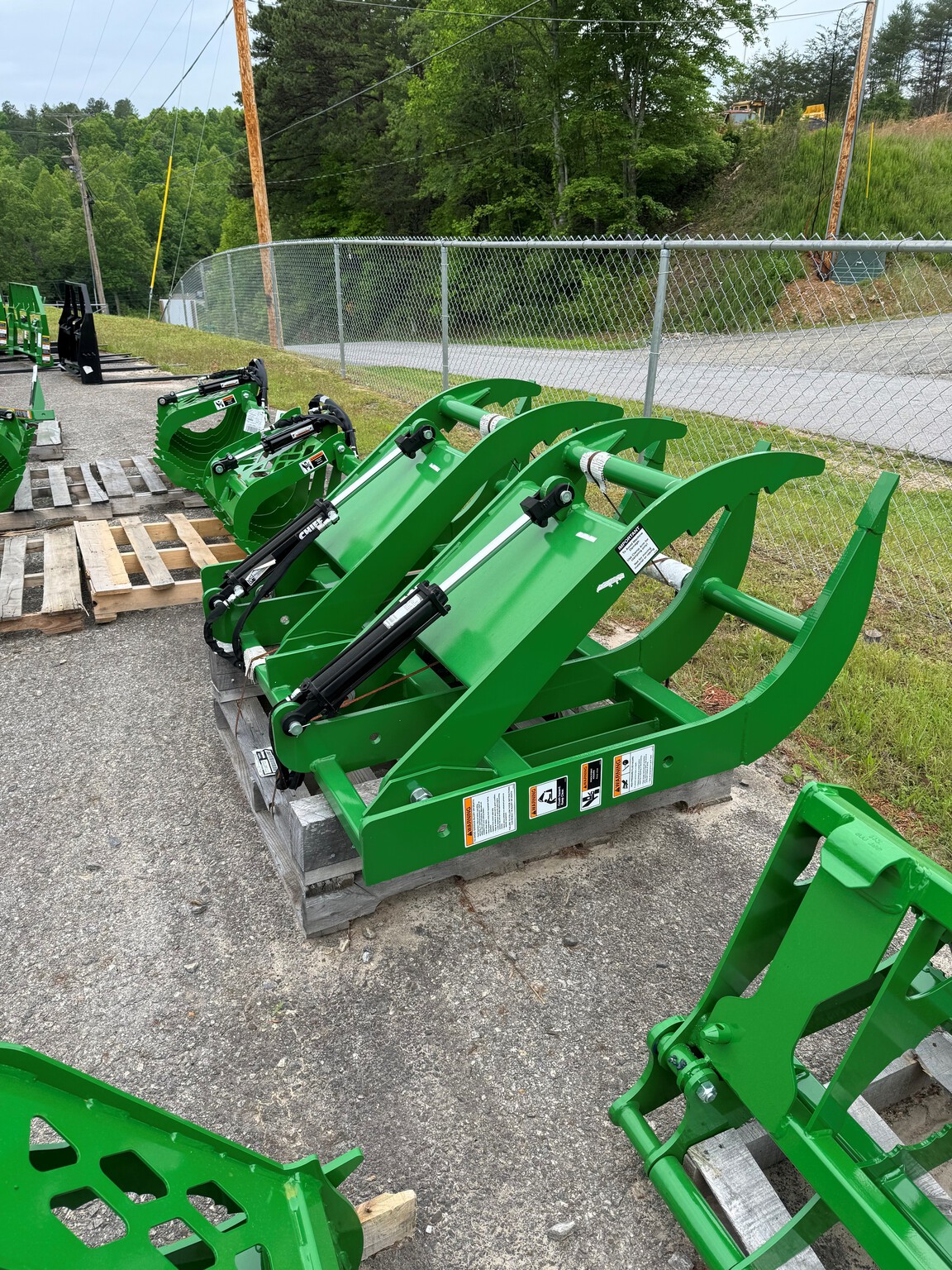 2023 John Deere AV20E Image 2