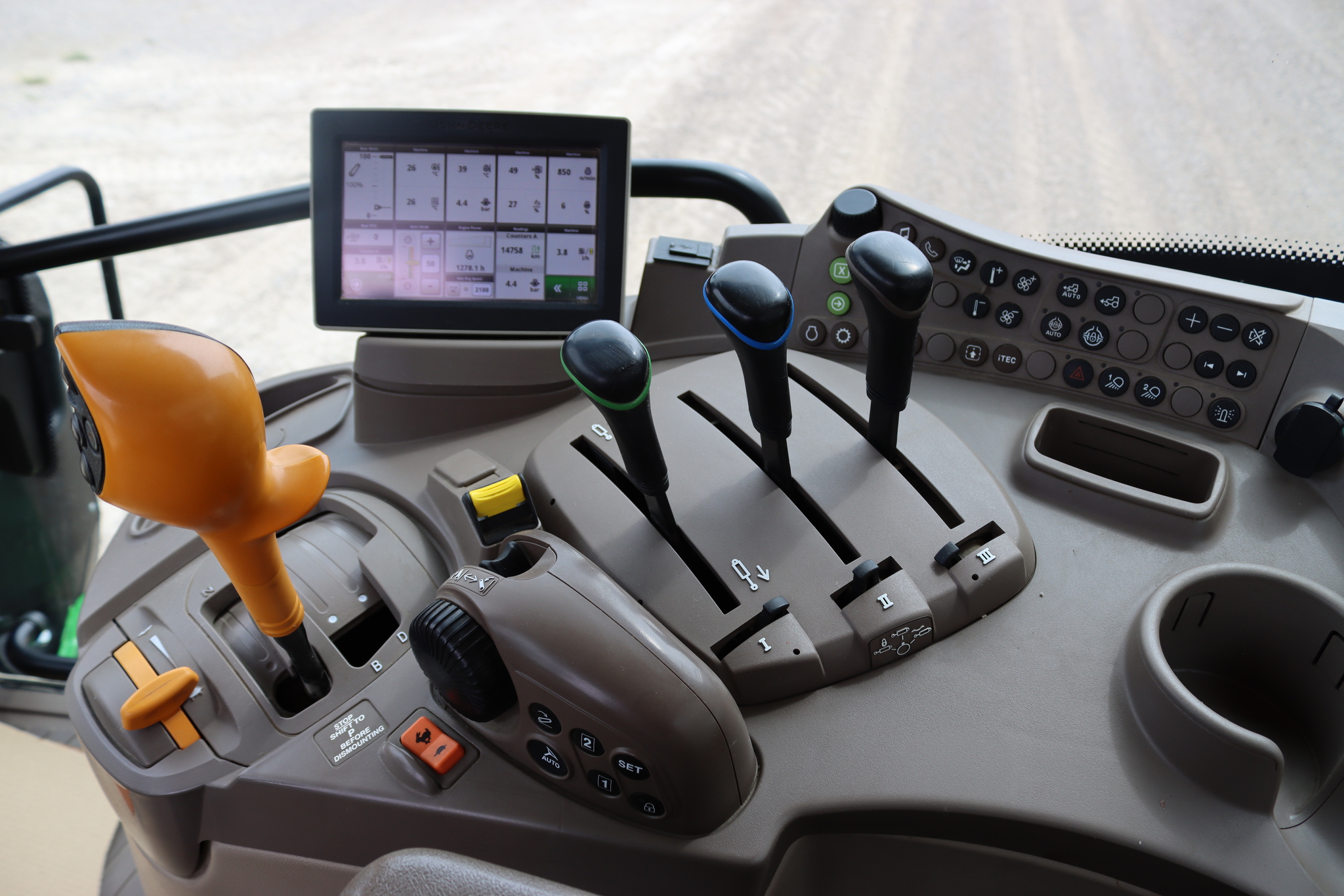 2018 John Deere 6195R Row Crop Tractors