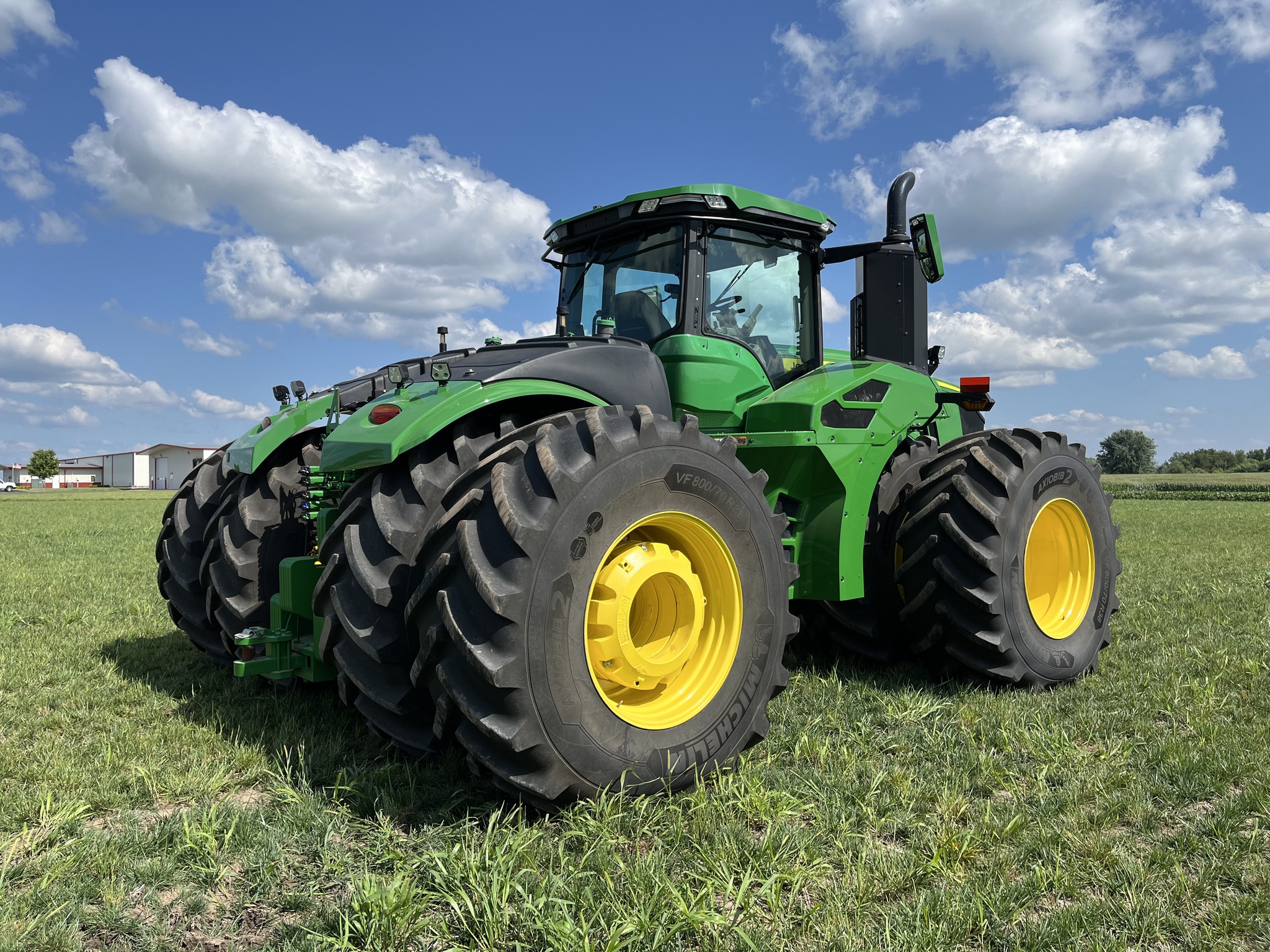  2022 John Deere 9R 640 at Heritage Tractor in Lacon, IL