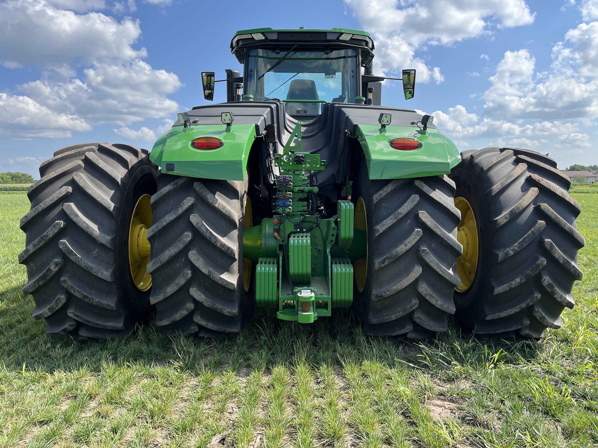  2022 John Deere 9R 640 at Heritage Tractor in Lacon, IL