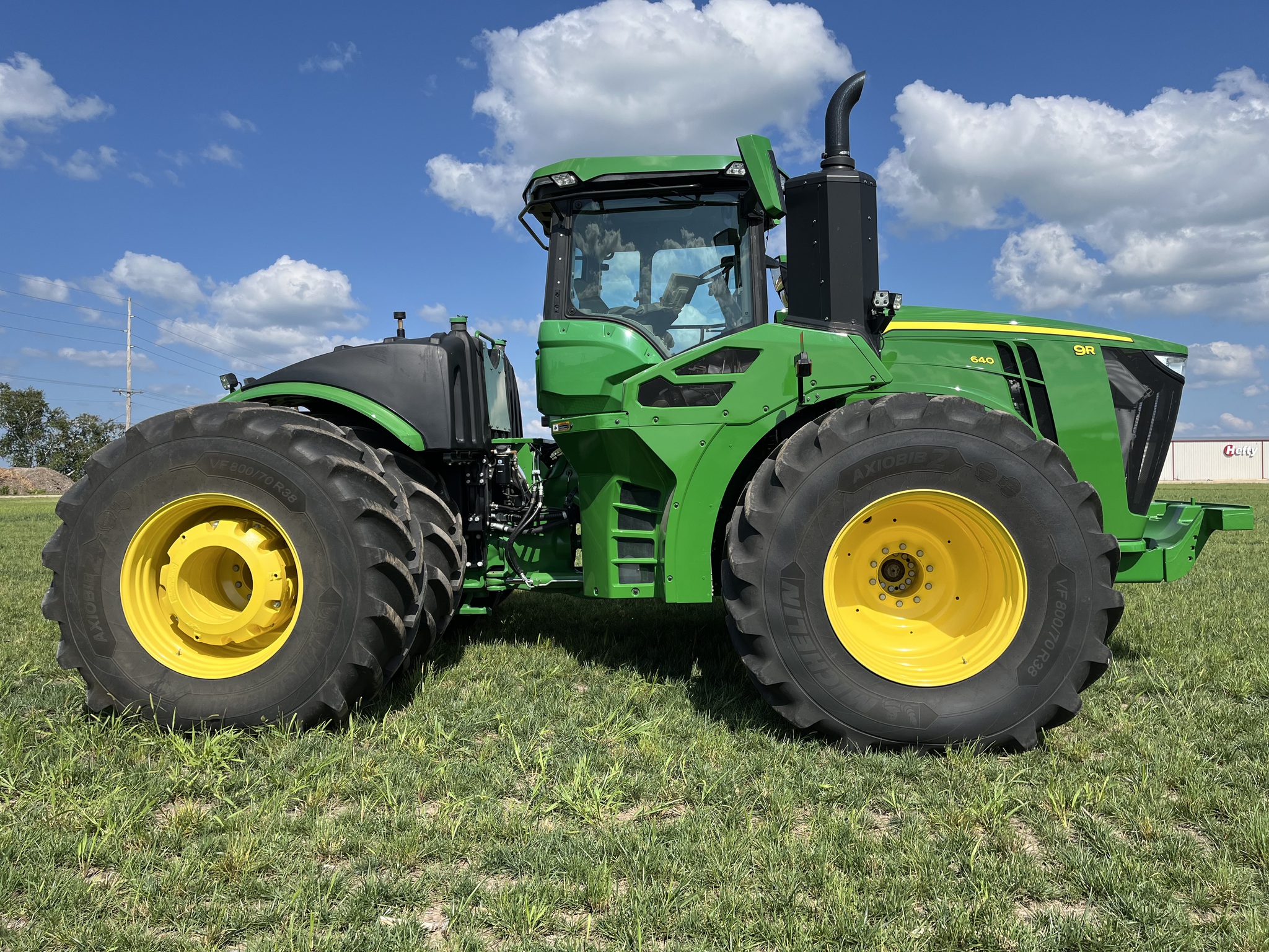  2022 John Deere 9R 640 at Heritage Tractor in Lacon, IL