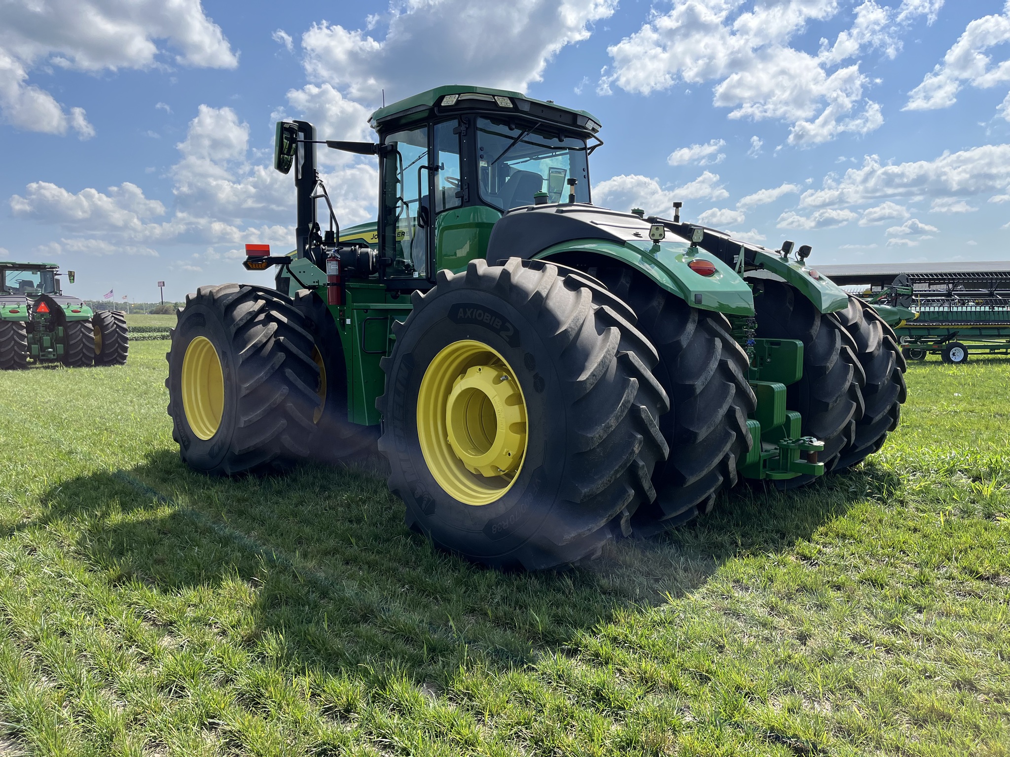  2022 John Deere 9R 640 at Heritage Tractor in Lacon, IL