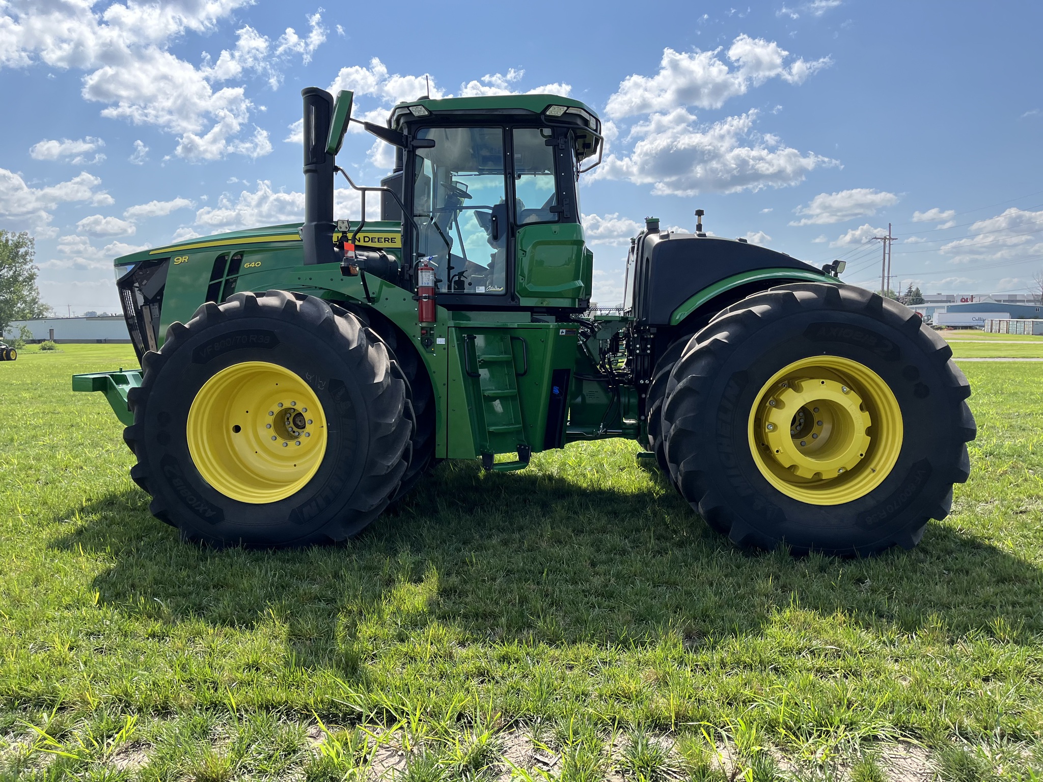  2022 John Deere 9R 640 at Heritage Tractor in Lacon, IL