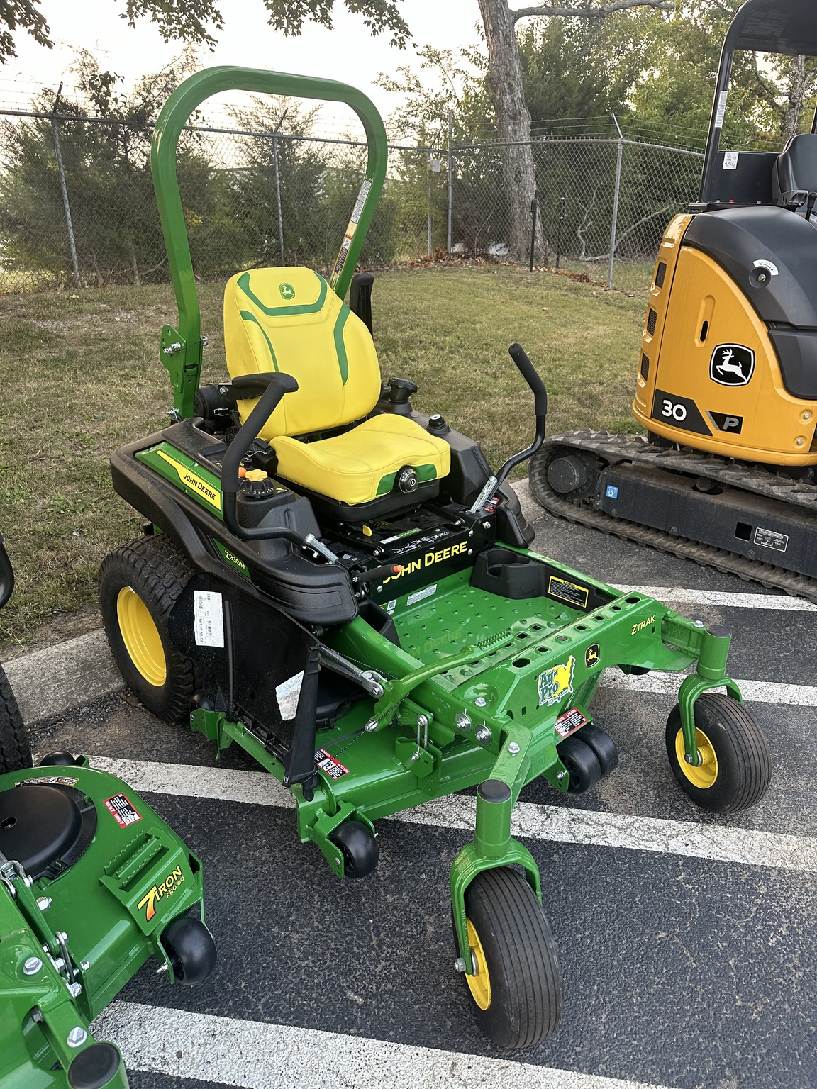 2025 John Deere Z930M Image 1