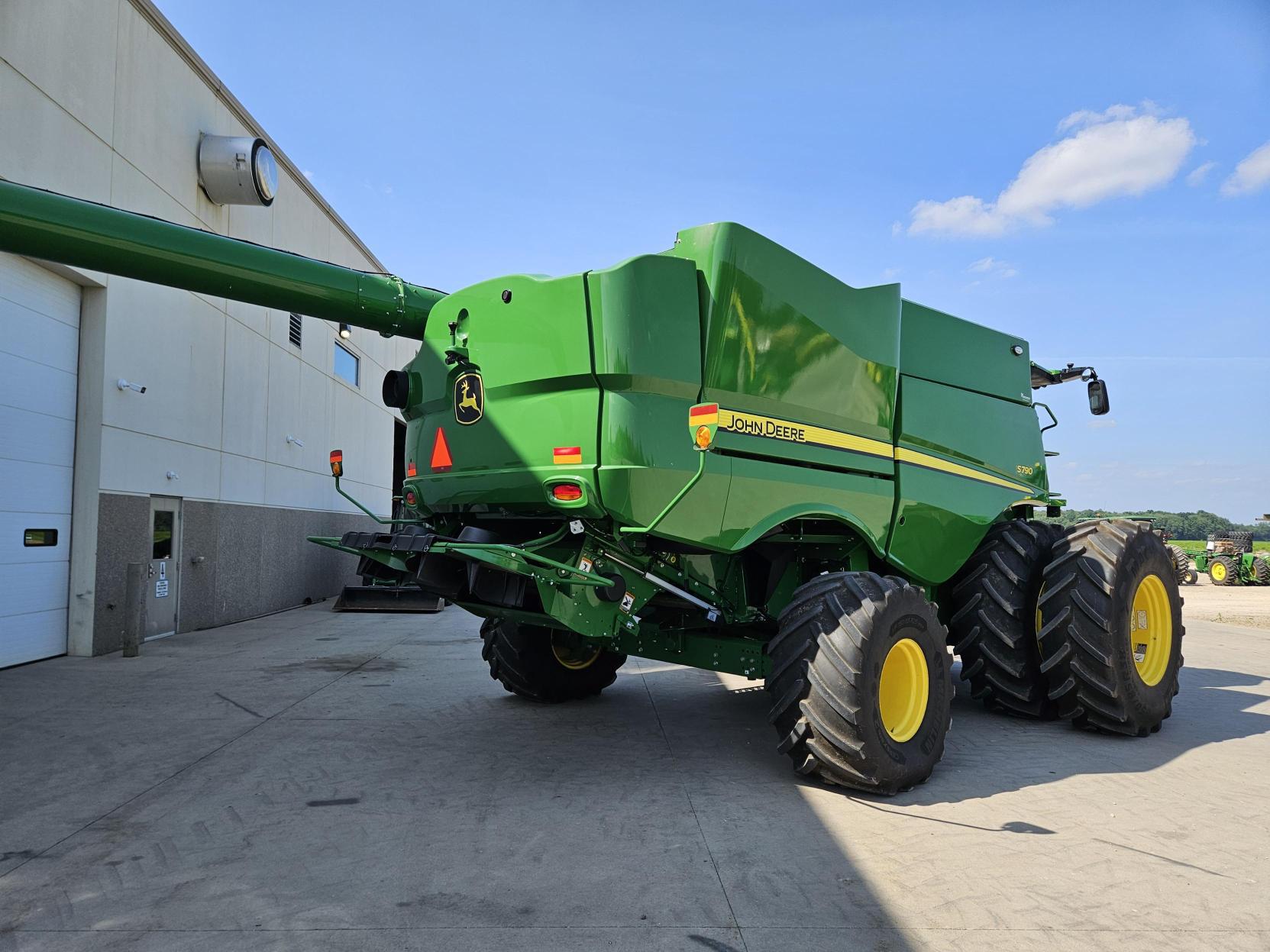 2024 John Deere S790 Image 7