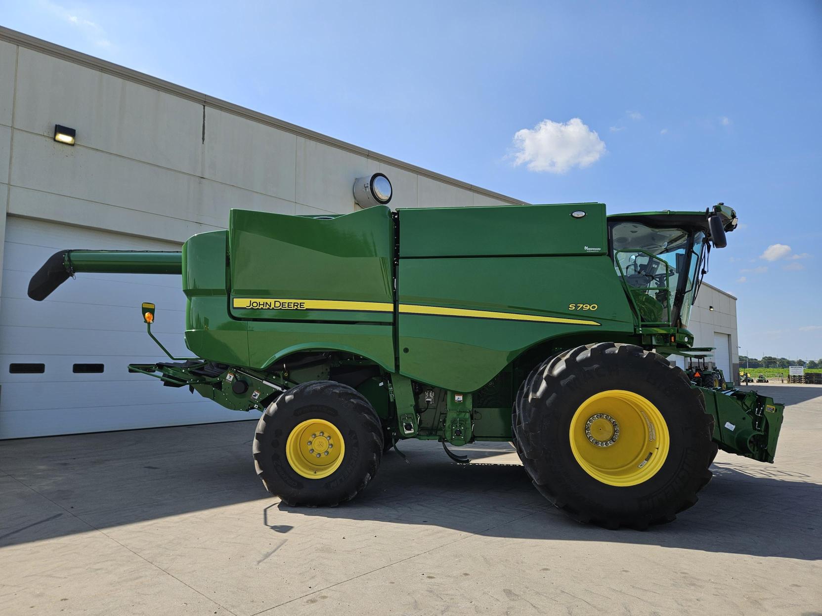 2024 John Deere S790 Image 8