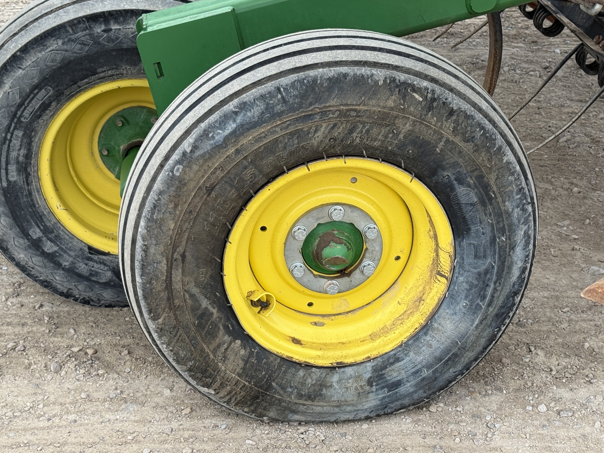 2010 John Deere 730 Image 24