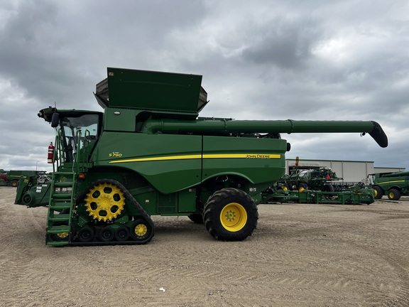 2023 John Deere S790 - Photo6