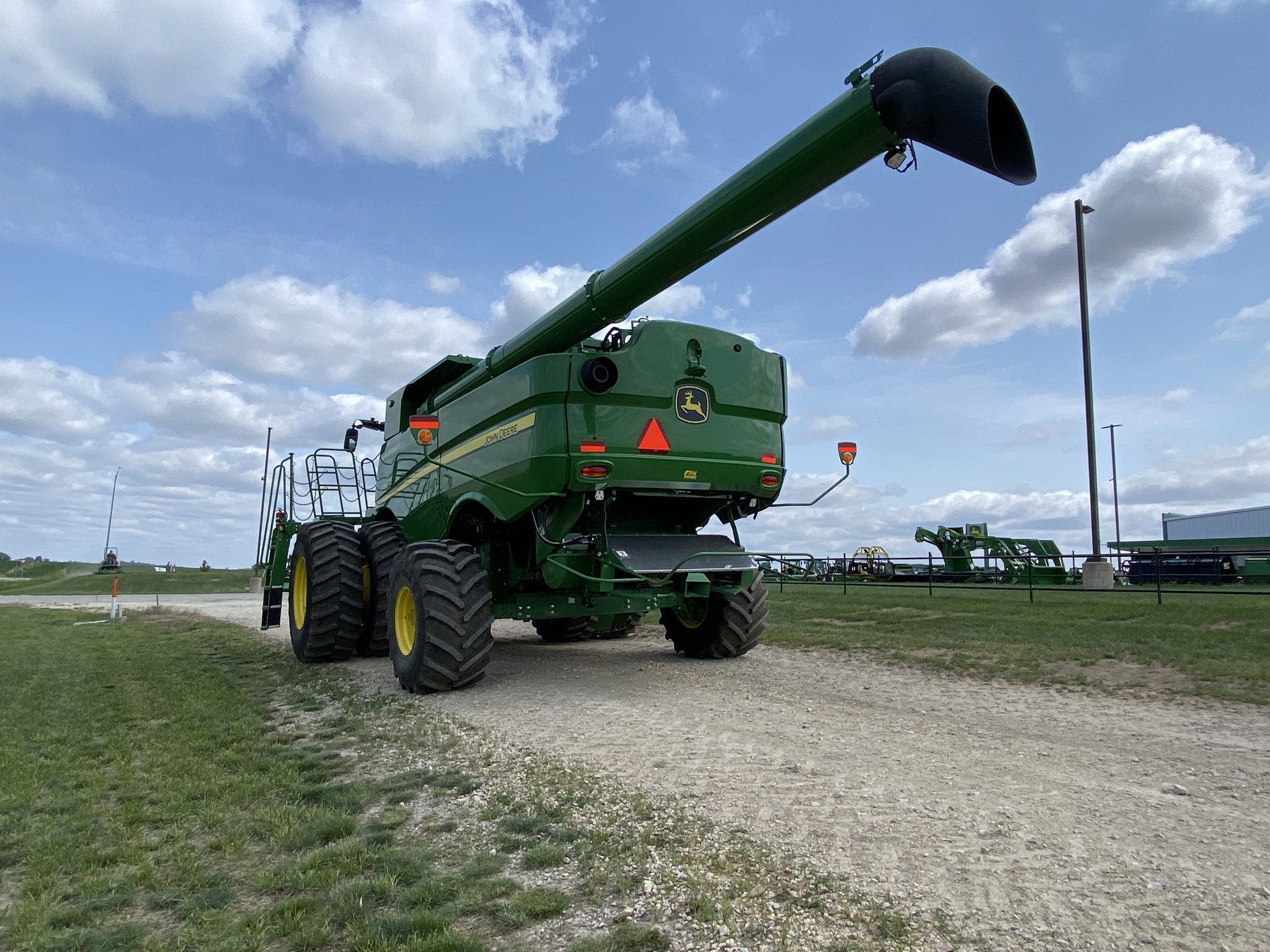 2024 John Deere S780 Image 8