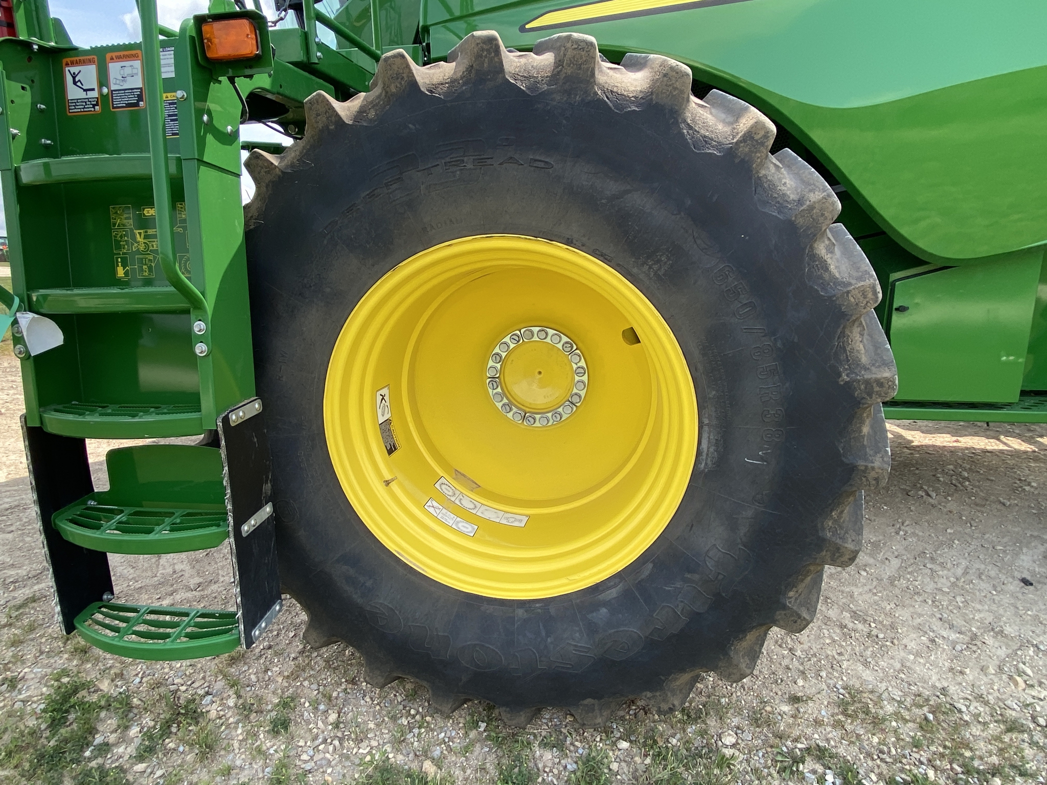 2024 John Deere S780 Image 22
