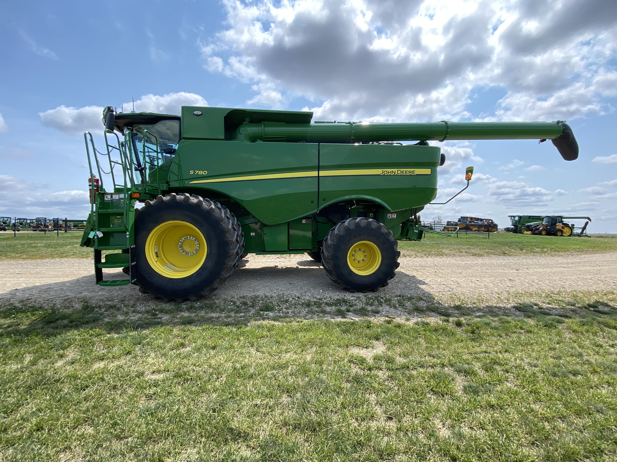 2024 John Deere S780 Image 9