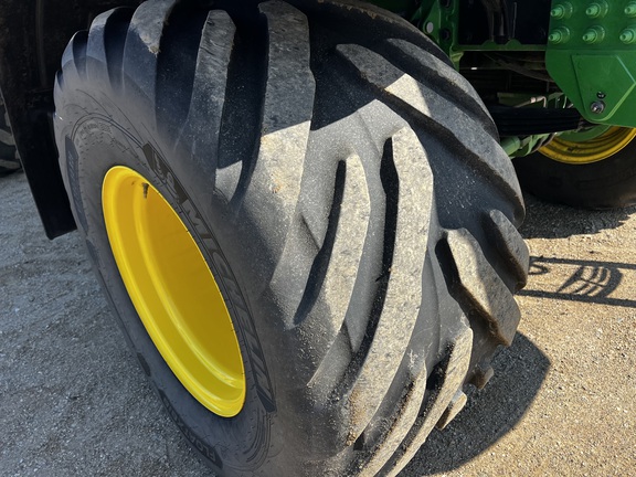 2024 John Deere 800R - Photo12