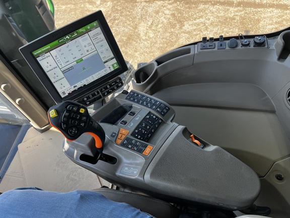 2024 John Deere 800R - Photo40