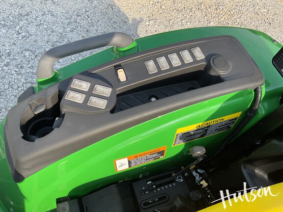 Photo of 2024 John Deere 4066M