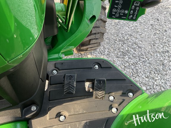 Photo of 2024 John Deere 4066M