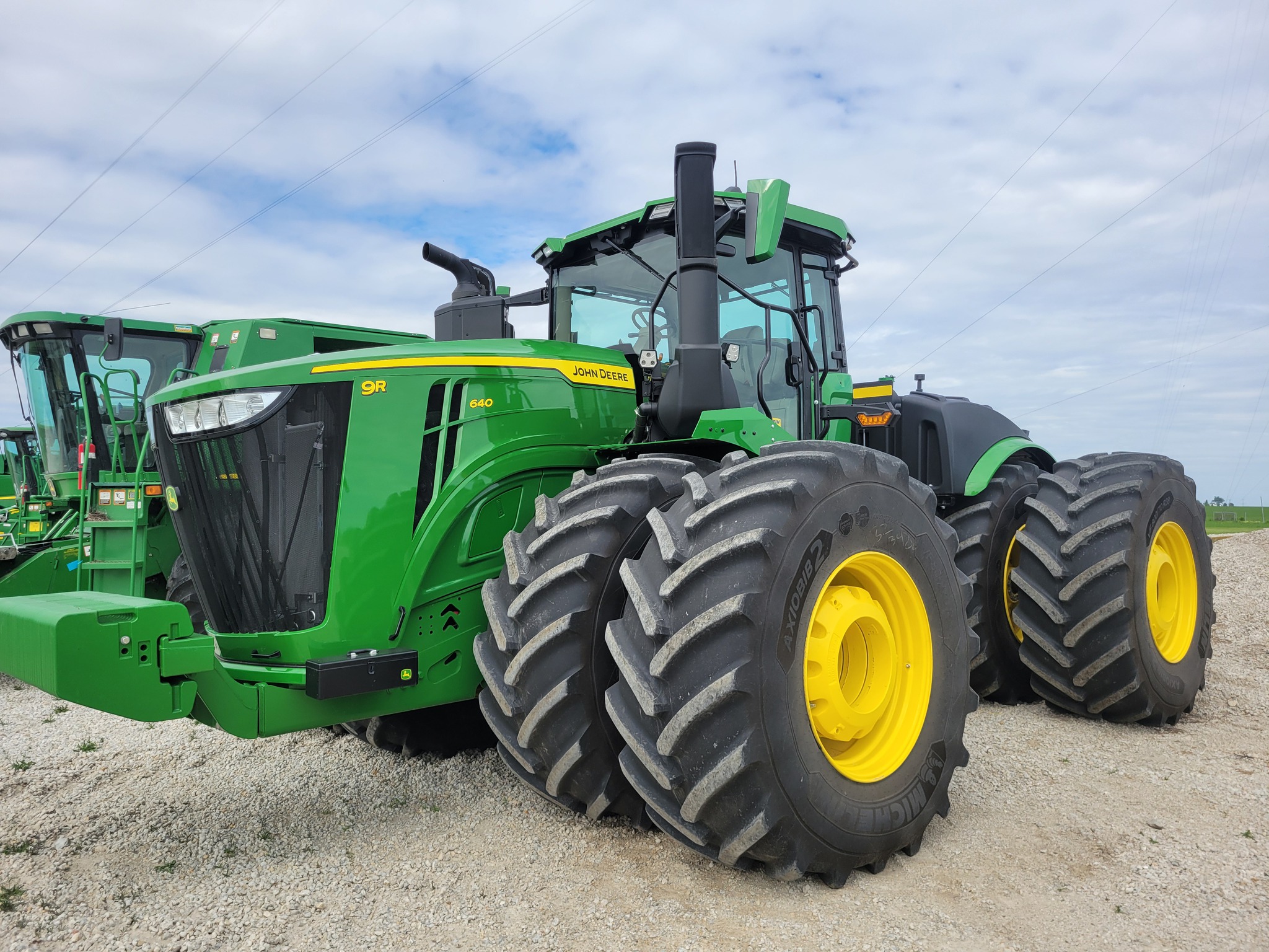  2024 John Deere 9R 640 at Heritage Tractor in Roanoke, IL