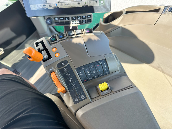 2024 John-Deere 9RX 640