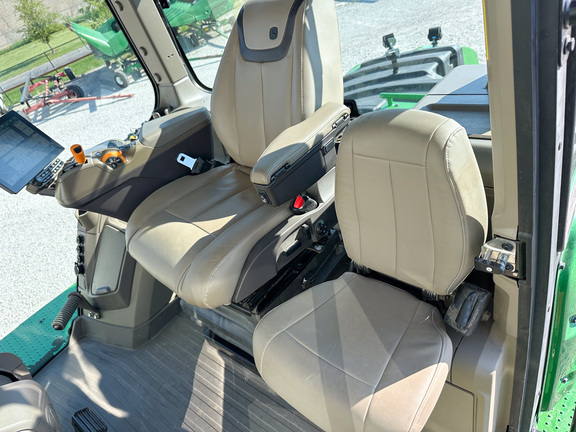 2024 John-Deere 9RX 640