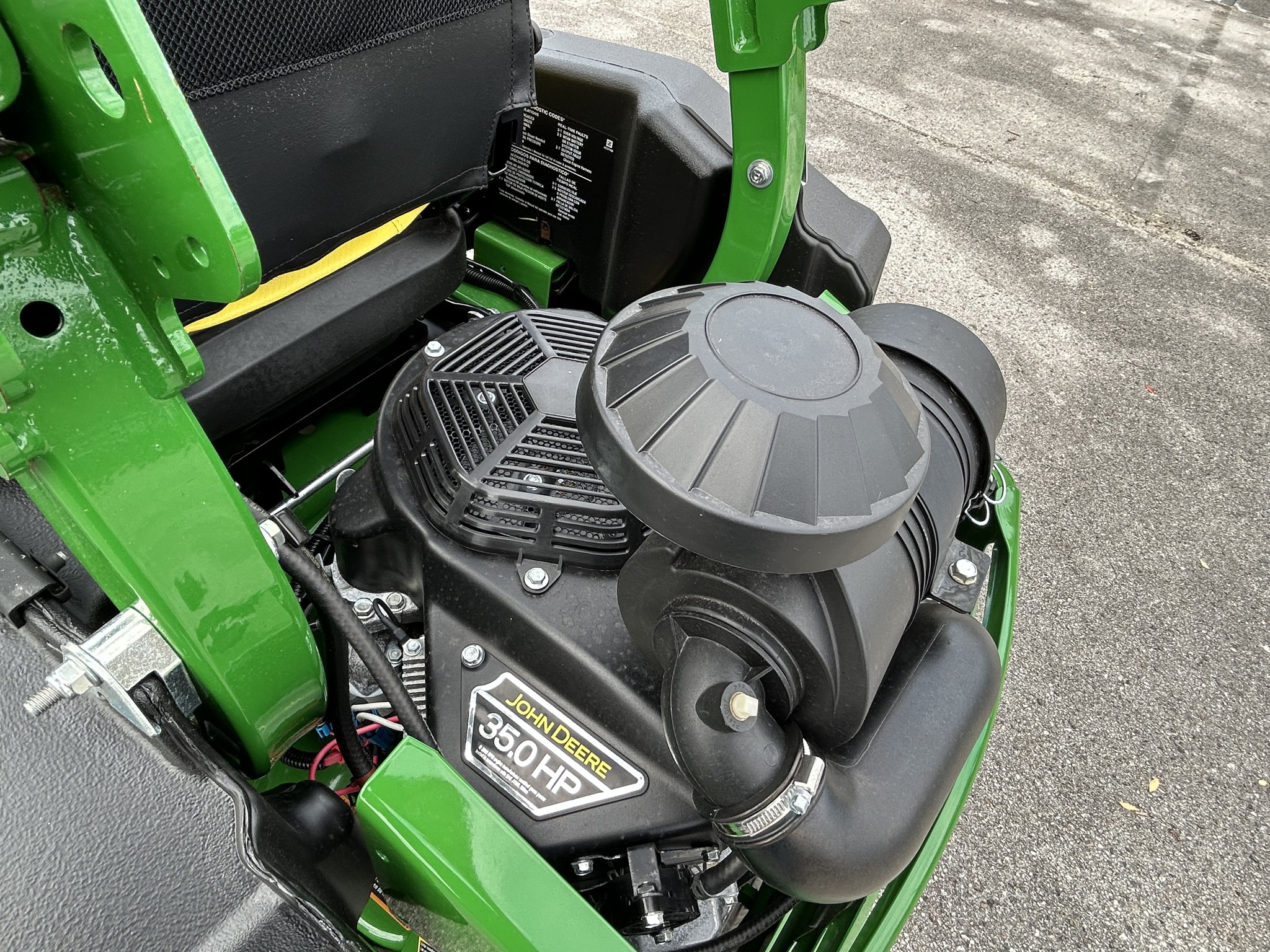 2025 John Deere Z970R Image 8