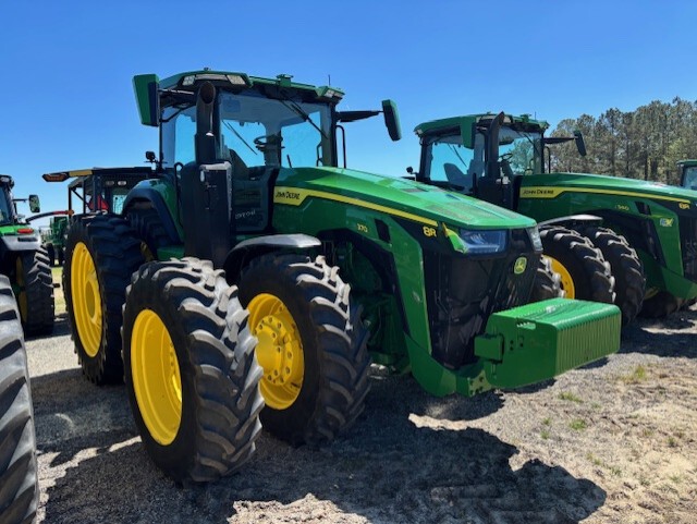 2022 John Deere 8R 370 Image 3