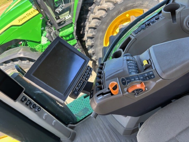 2022 John Deere 8R 370 Image 7