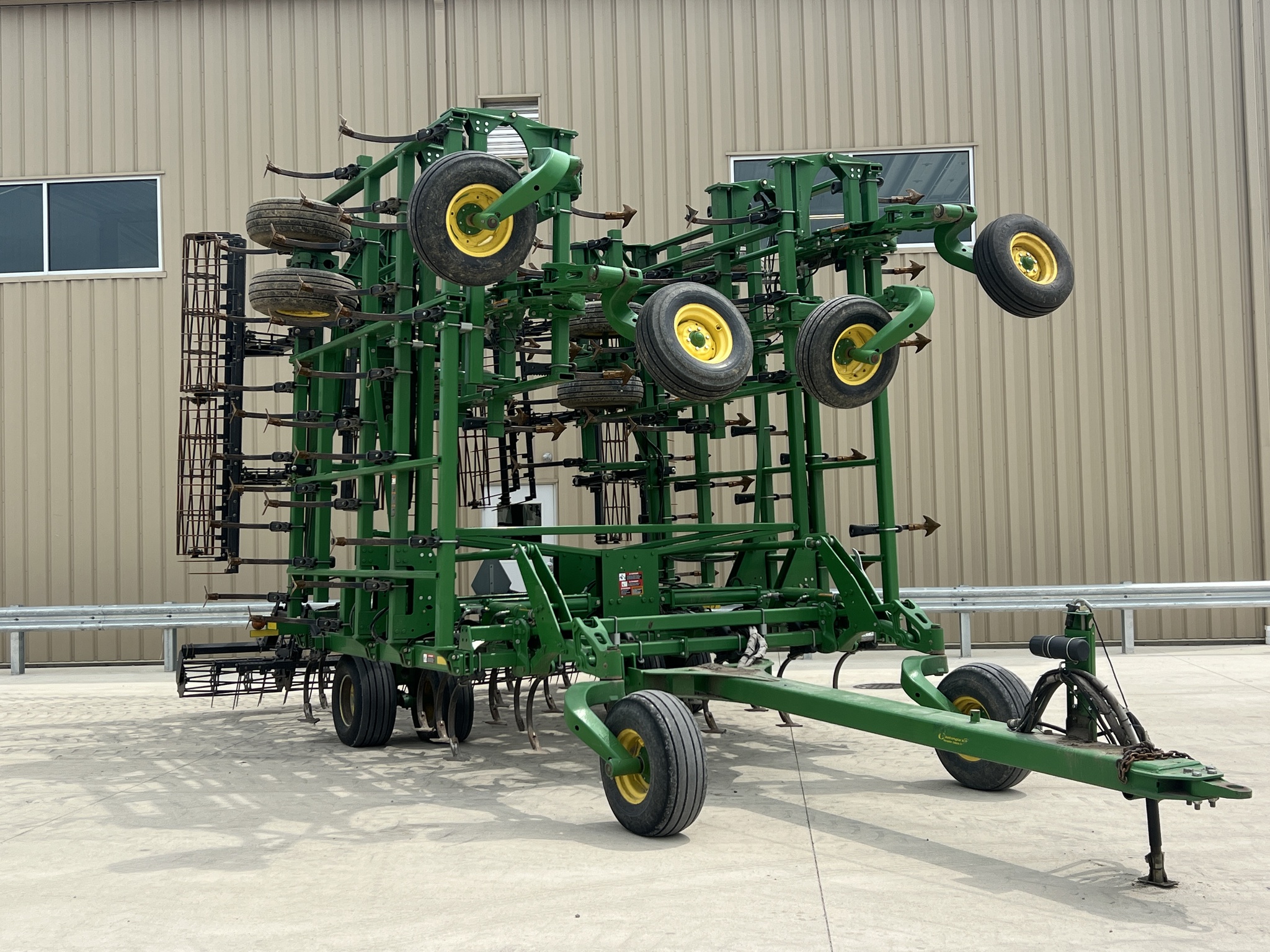 2014 John Deere 2210 Image 1
