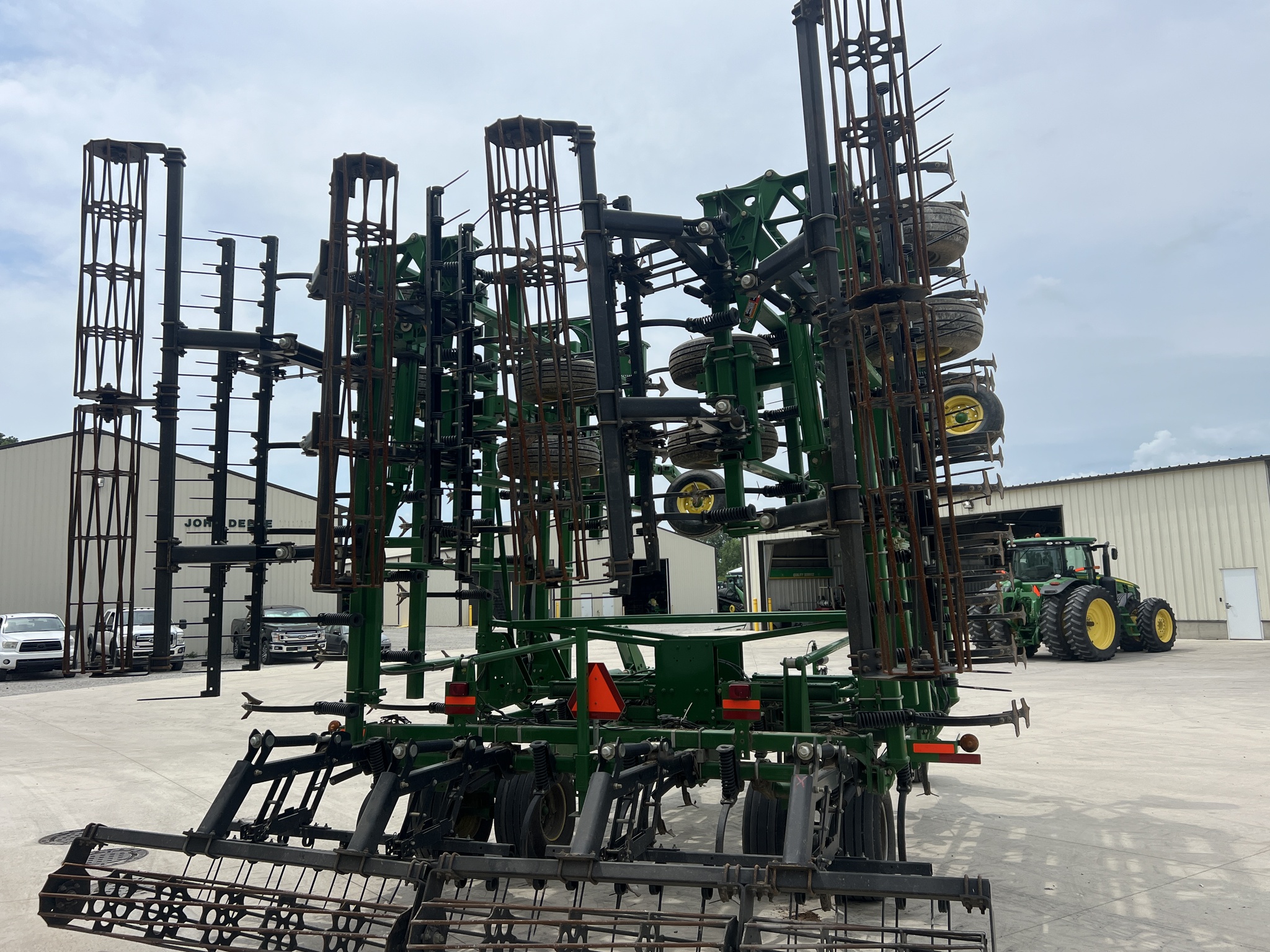 2014 John Deere 2210 Image 4