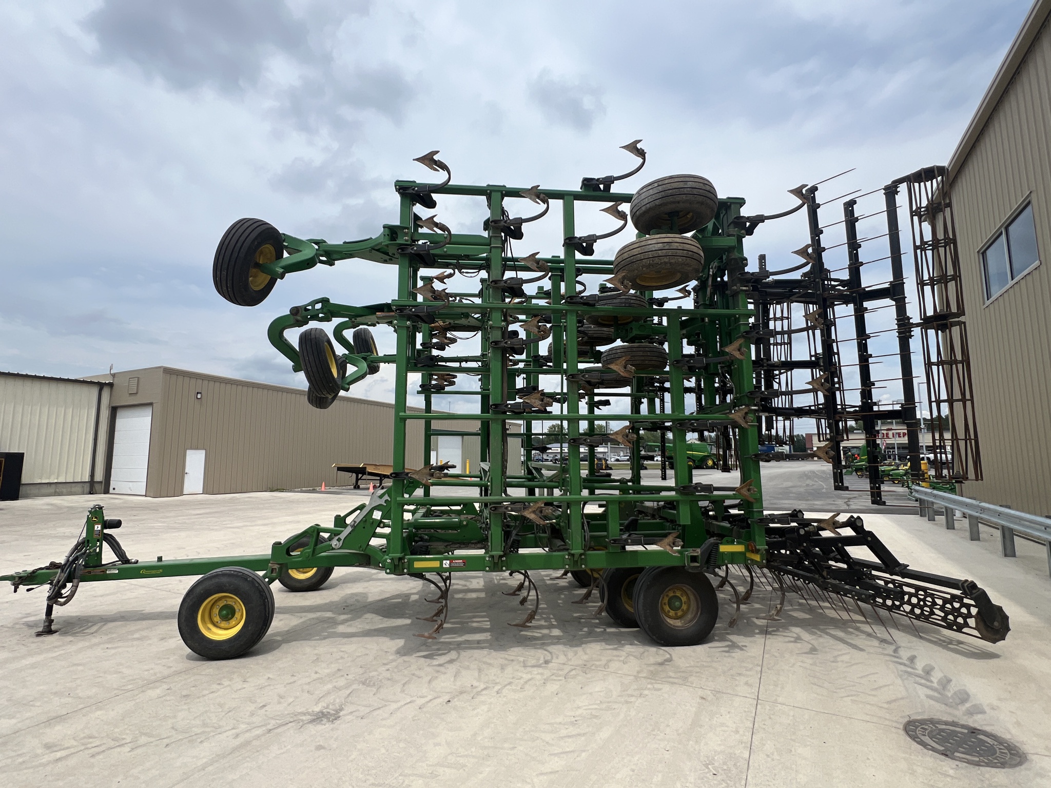 2014 John Deere 2210 Image 6