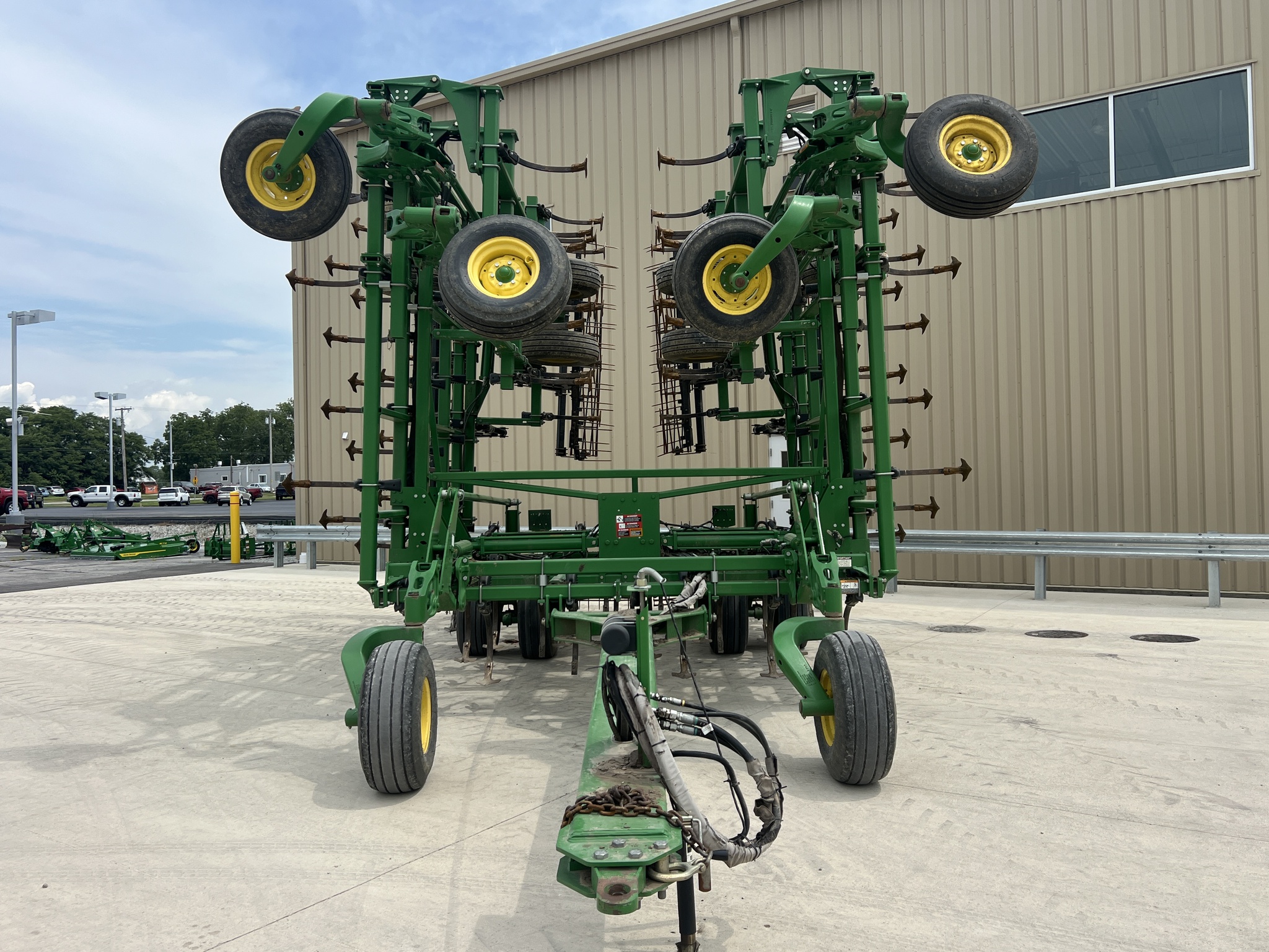 2014 John Deere 2210 Image 8