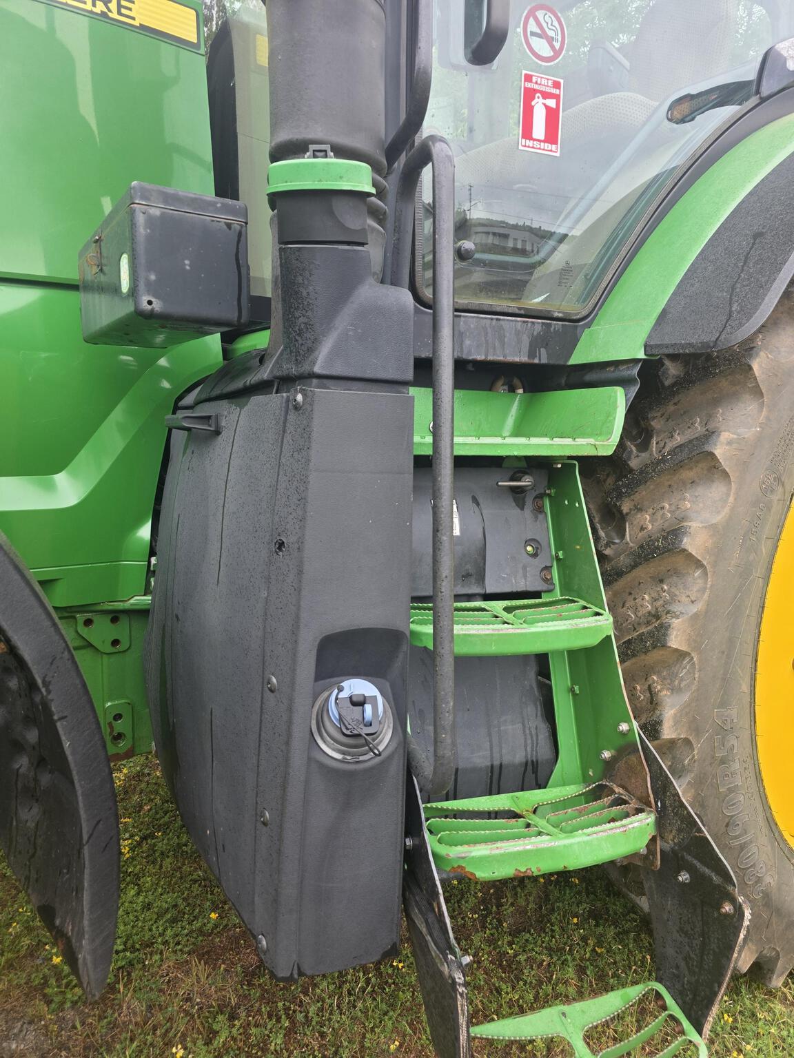 2014 John Deere 7270R Image 8