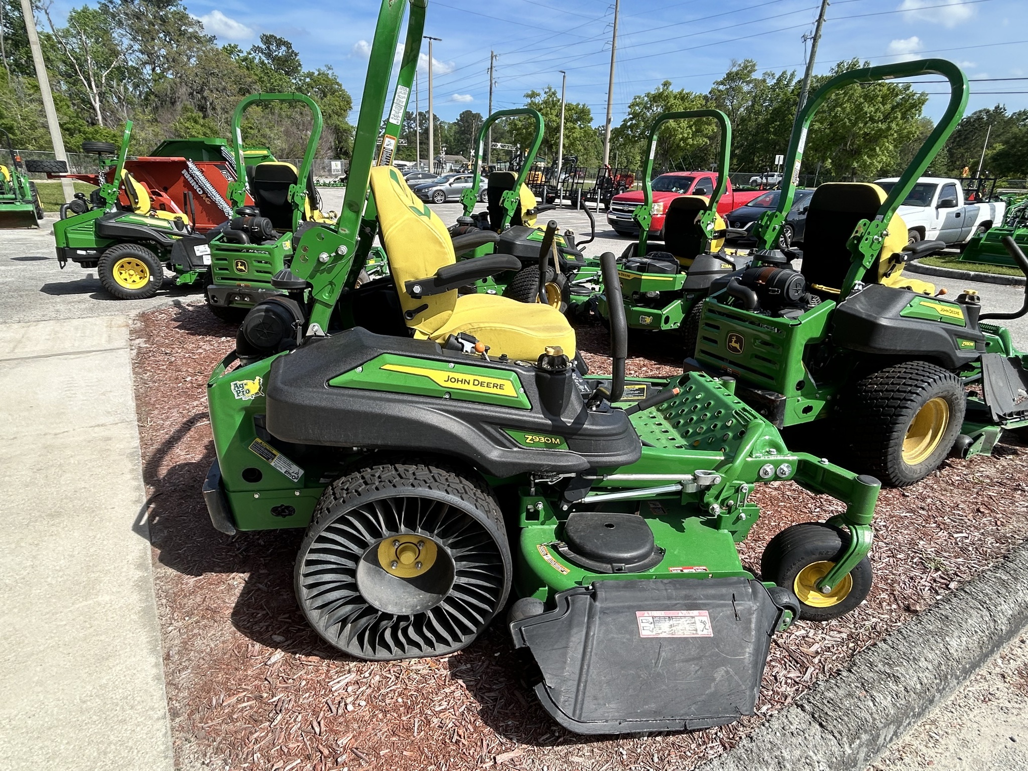 2023 John Deere Z930M Image 2