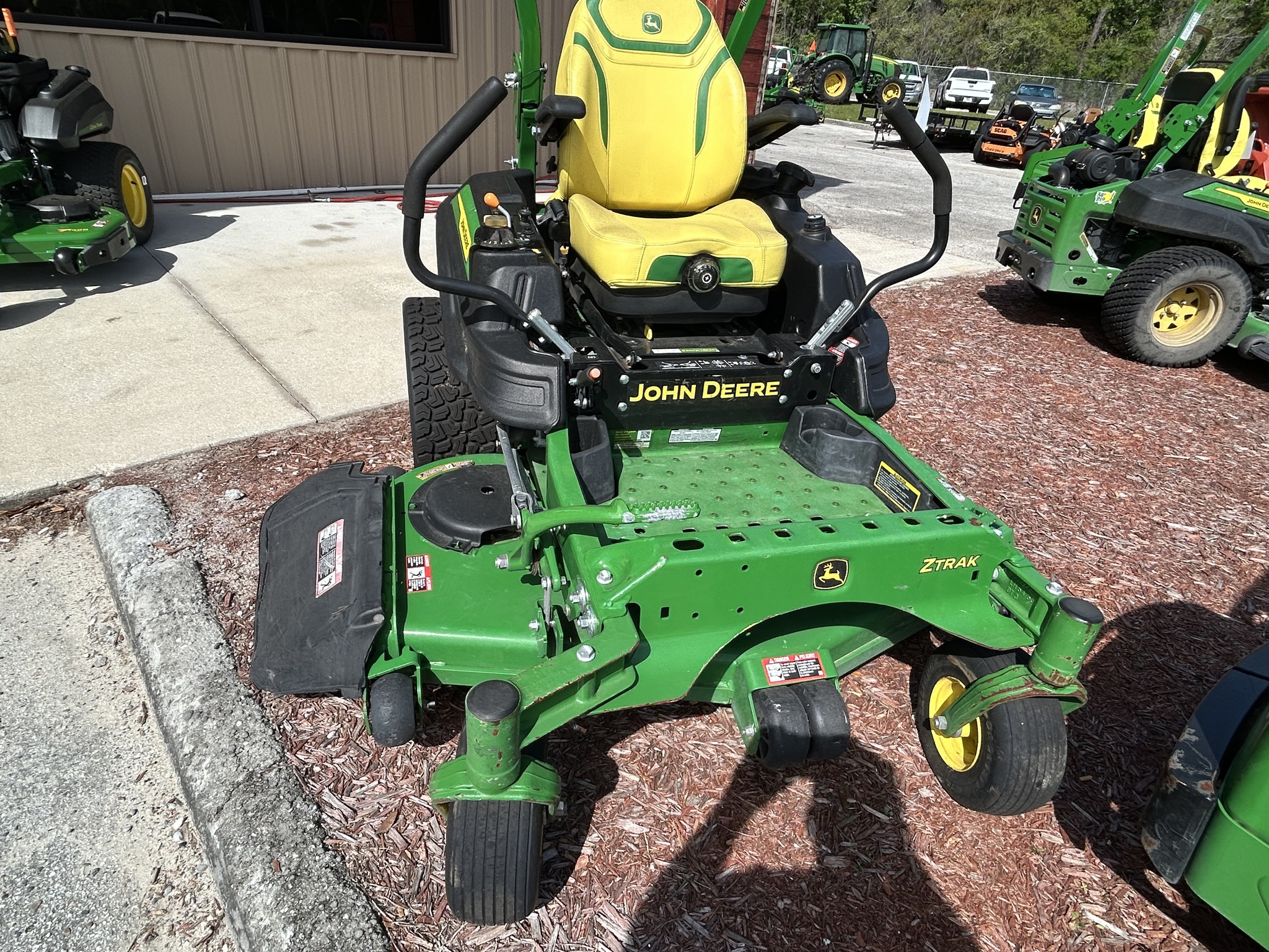 2023 John Deere Z930M Image 3
